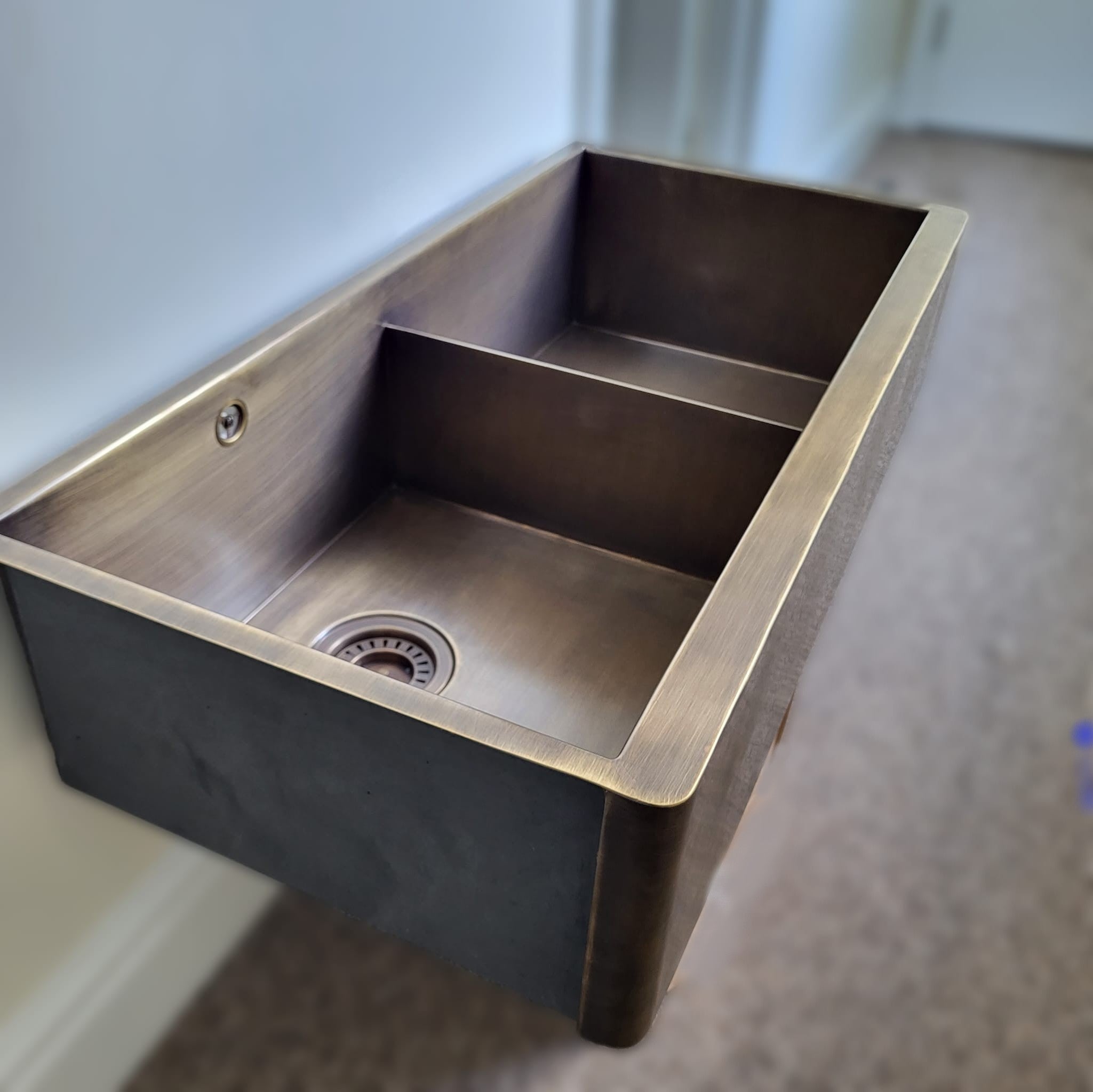 Olif Crudo 90 Belfast Patinated Brass kitchen sink, double