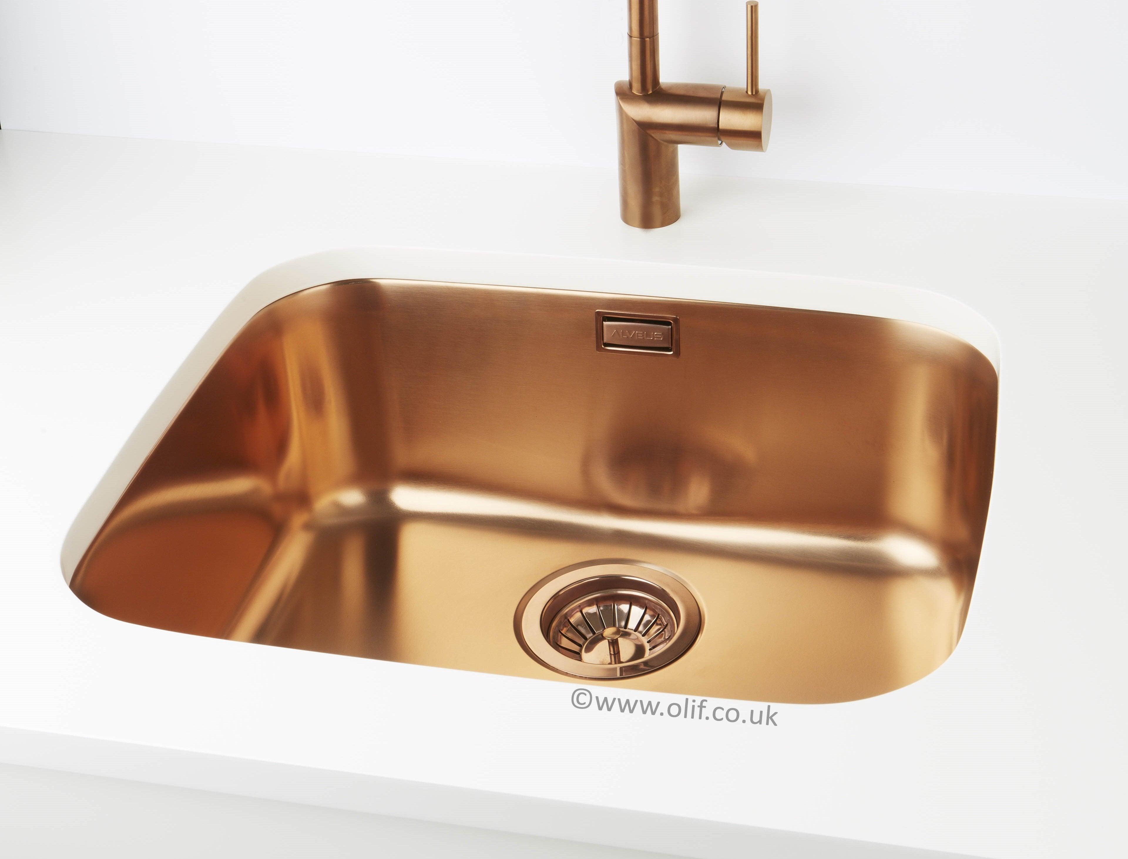 Pack of Alveus Monarch Variant 10 Copper sink and matching Copper tap - Olif