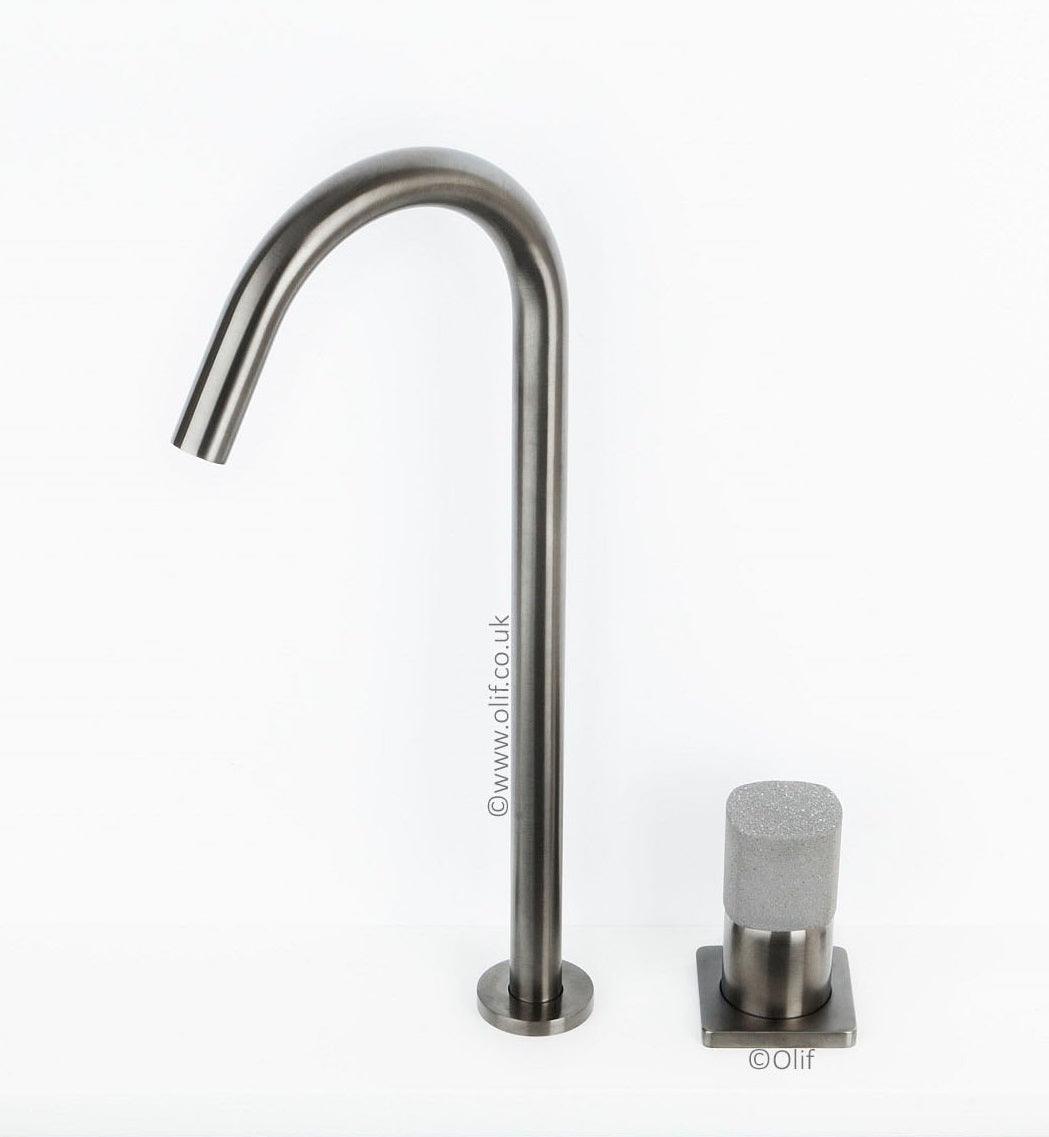 Ritmonio Assoluto Brushed Anthracite kitchen tap with Colour Stone Mixer Handle - Olif