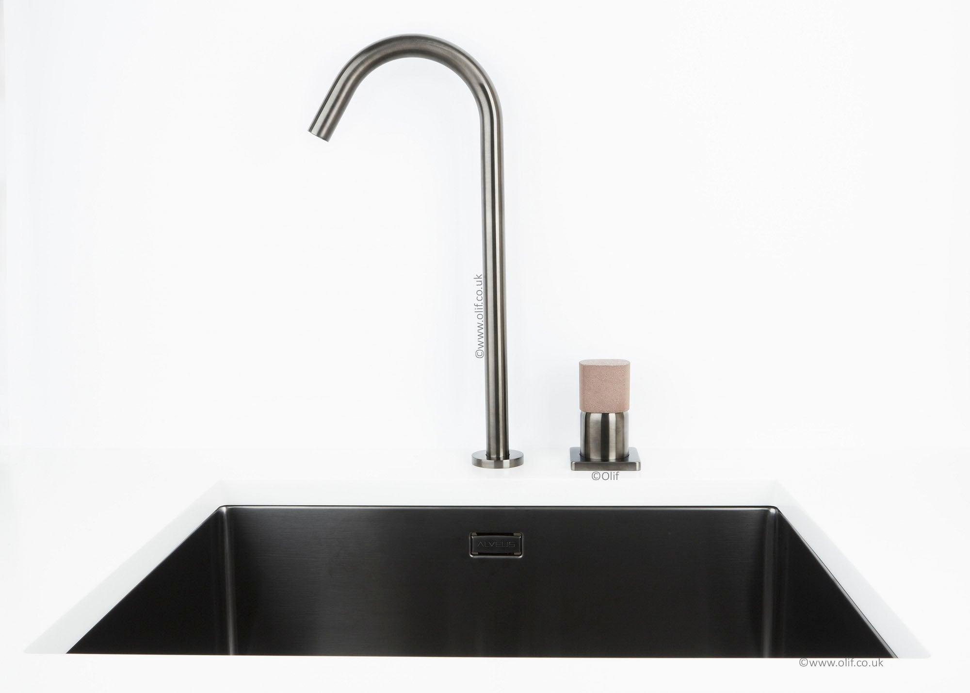 Ritmonio Assoluto Brushed Anthracite kitchen tap with Colour Stone Mixer Handle - Olif